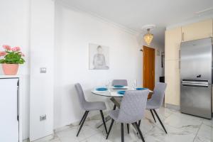 Beachfront Stella Maris by Costarentals - Ref 36