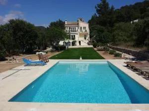 Port D'Andratx Beautiful House, Swimming Pool & Jacuzzi 10-22 people - 圣艾尔姆