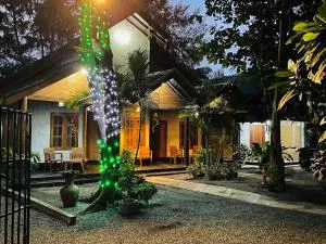 New Roy Guest House - Pasikuda