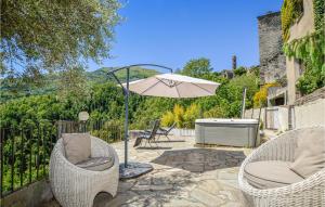 Maisons de vacances Nice home in CARCHETO BRUSTICO with 2 Bedrooms and Outdoor swimming pool : photos des chambres