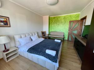 Amazing view central 1 bedroom apartment