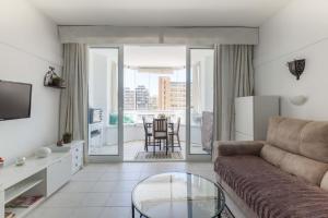 Hotel Las Palmeras studio by Costarentals - Ref 56