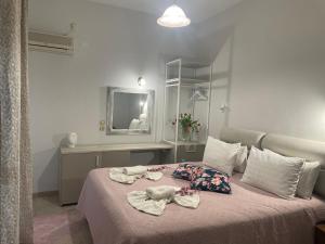 Triple Room room in Hotel Karagianni