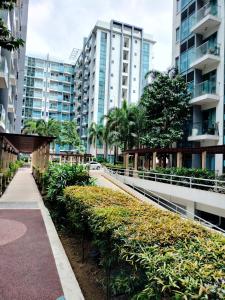 Room Across Naia Terminal 3 by Rqui