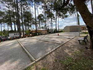 Appartements Vacances sous les pins, pres de la mer, 6-8 pers,bien equipe, piscine : photos des chambres