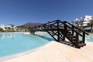 2 Bed Apartment at Estepona Hills with great Sea Views!