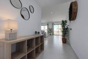 2 Bed Apartment at Estepona Hills with great Sea Views!