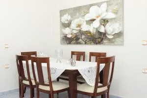 Leva's Apartments - Gjashtë