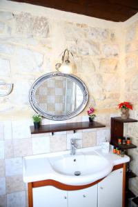 Irene Stone Villa - Private Pool - Sleeps 6