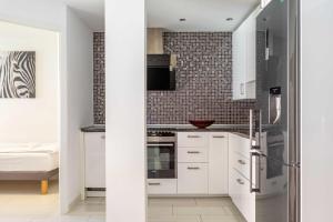 Shoreline apartment in Fuengirola by Costarentals - Ref 88