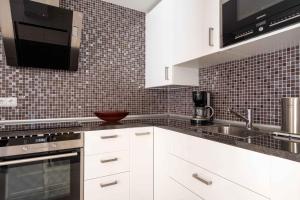 Shoreline apartment in Fuengirola by Costarentals - Ref 88