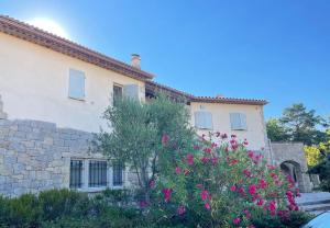 Villas Charmante villa avec grande piscine au calme : photos des chambres