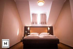 Martini Restaurant & Cazare