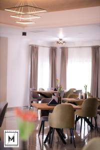 Martini Restaurant & Cazare