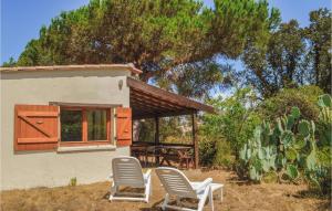 Maisons de vacances Two-Bedroom Holiday Home In Calcatoggio : photos des chambres