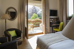 B&B / Chambres d'hotes Le Manoir du Golf : Suite avec Vue sur Lac 