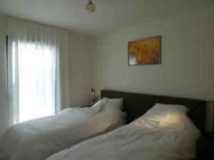Appartements Les Papillos du Ventoux - Le Petit Sylvain - een slaapkamer met terras : photos des chambres