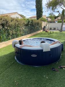 Appartements Frejus apparement moderne avec jardin et jacuzzi : photos des chambres