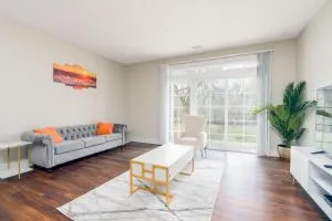 Stylish 1BR in at the Crossing - Castleton
