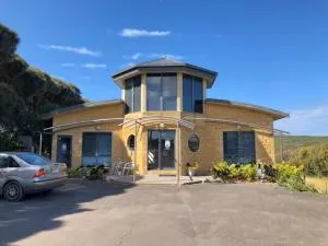 13th Apostle Accommodation - Simpson