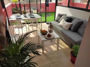 Appartements Air-conditioned flat with terrace - Private & independent - Lourdes : photos des chambres