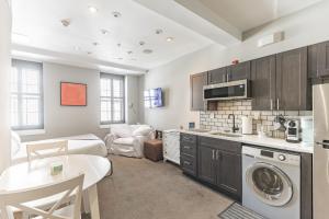 Cozy Studio Loft Old City Quaint cobblestone St