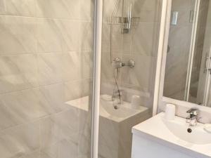 Charmant T2 à Bormes-les-Mimosas, proche plage et commerces, parking inclus, animaux acceptés - FR-1-610-82