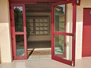 Charmant T2 à Bormes-les-Mimosas, proche plage et commerces, parking inclus, animaux acceptés - FR-1-610-82