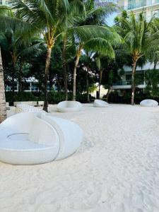 Azure 2bedroom Condo With Balcony