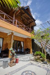 Phòng Deluxe Giường Đôi Có Ban Công (Deluxe Double Room with Balcony)