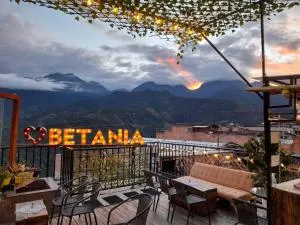 Hotel & Rooftop Farallones - Hispania