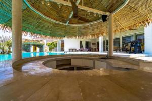 Luxury 7 Bedroom Pool Villa WL67