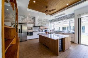 Luxury 7 Bedroom Pool Villa WL67