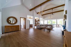 Luxury 7 Bedroom Pool Villa WL67