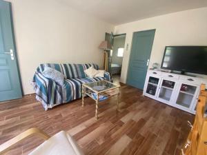 A lombre du figuier ! Maisonnette jardin parking proche mer