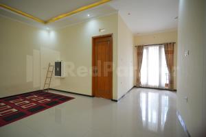 One & Quin Guest House Syariah Mitra RedDoorz