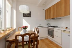 Koszykowa Sunny Studio by Renters