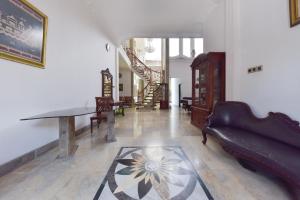 RedDoorz Syariah near Dago Pakar 2