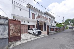 RedDoorz Syariah near Dago Pakar 2