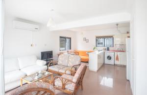 Peaceful Cozy Home Great Location