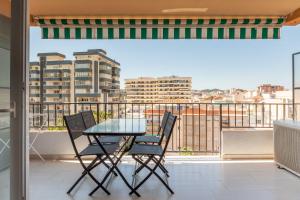Central apt with balcony by Costarentals - Ref 92