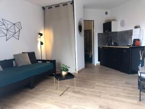 Appartements Studio Moderne, Terrasse et Parking : photos des chambres