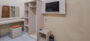 RedDoorz near Pantai Pancer Door Pacitan