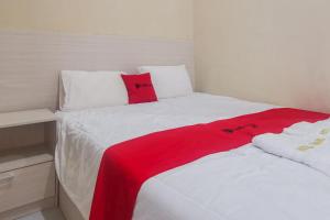 RedDoorz near Pantai Pancer Door Pacitan