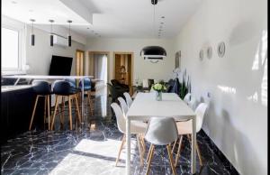 4 bedroom penthouse in center of Athens