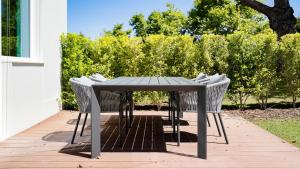 Villa Serenity- CleverDetails, Central Vilamoura, Sleeps 4 adults and 2 children, located in the center