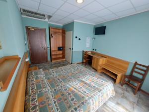 Double or Twin Room with Balcony room in Hotel Azalea