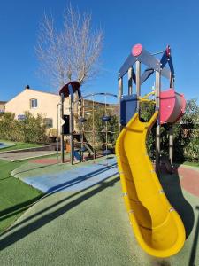 Campings Mobil-home aux Sables du Midi chez Catherine et Bernard. : photos des chambres