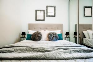 Melos House - Charming Apartment with Jacuzzi in the Heart of the City Perfect for Memorable Summer Experiences By Villa Mana Gers