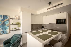 VV Luxury Tropical Blue "by henrypole home"